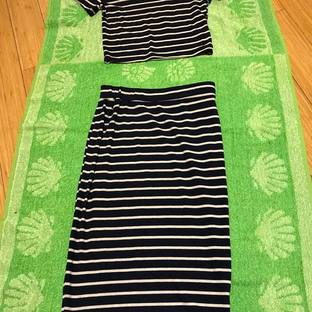 Two piece sets - Picture 6 of 6